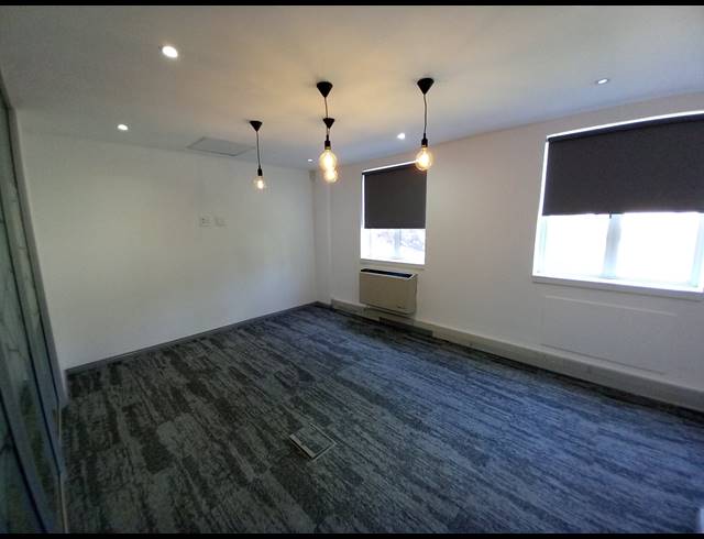 2,415M² OFFICE TO LET IN BRYANSTON